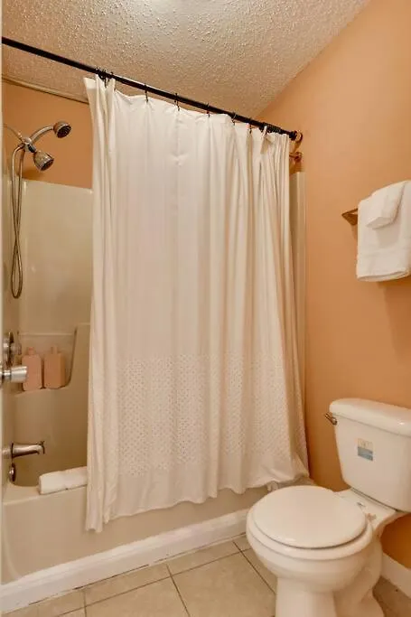 Cozy & Fun Apartment By Broadway, Room For 8! Nashville