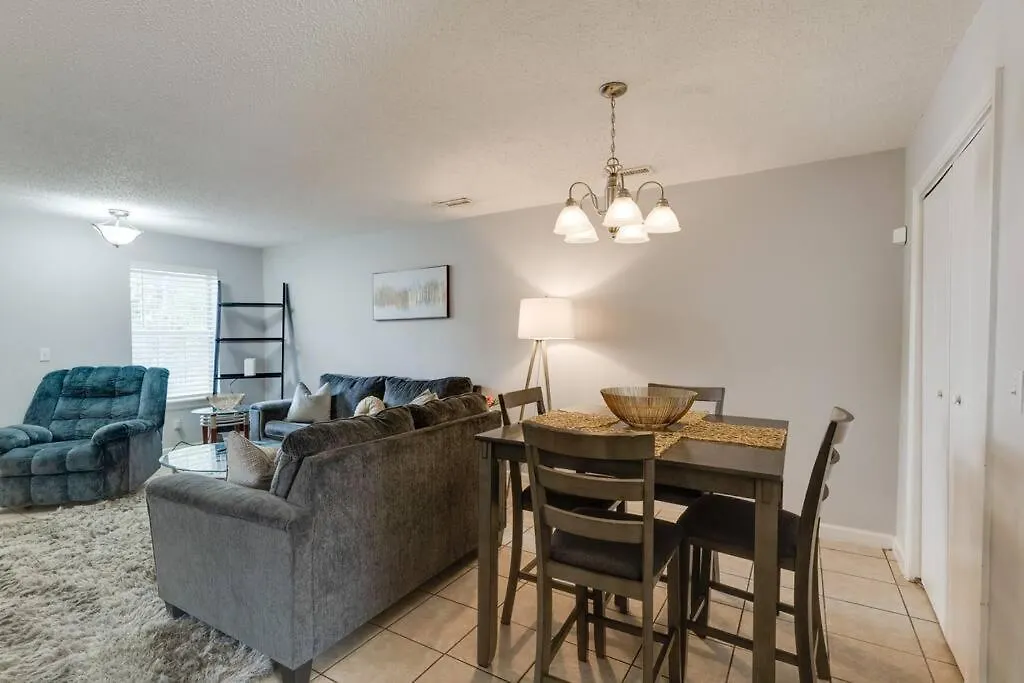Cozy & Fun Apartment By Broadway, Room For 8! Nashville