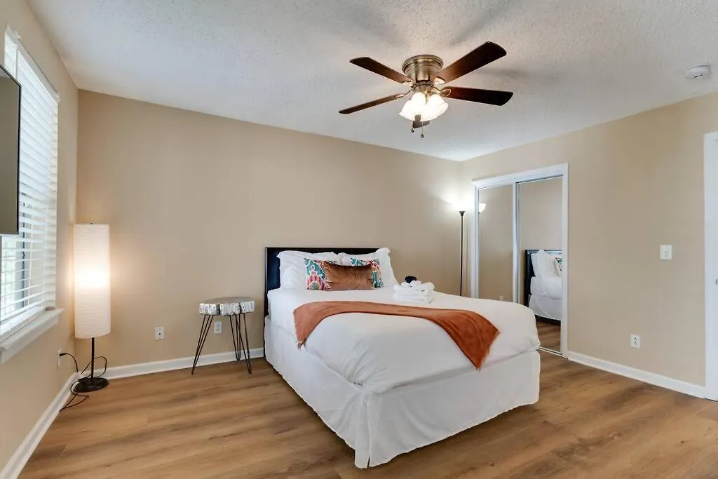 Cozy & Fun Apartment By Broadway, Room For 8! Nashville
